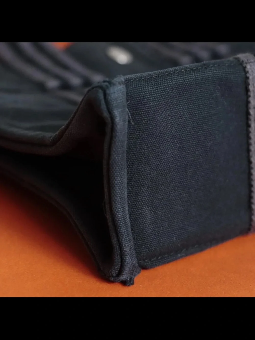 Hermes compact messenger